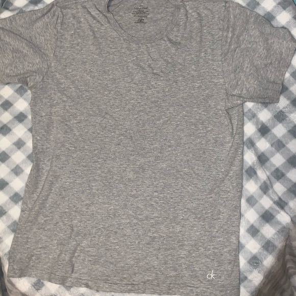 Calvin Klein Gray Tee - Picture 1 of 3